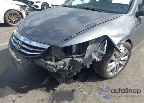 2011 Honda Accord 2.4 Ex z USA, uszkodzony, nr VIN 1HGCP2F78BA137601